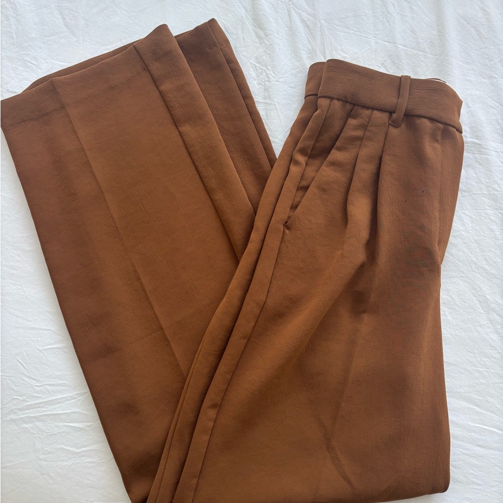 Aritzia Effortless Pant